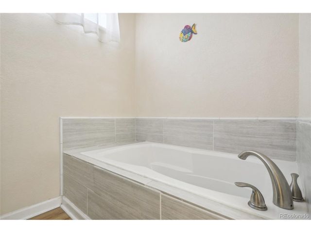 4913 Smallwood Ct, Fort Collins, CO 80528