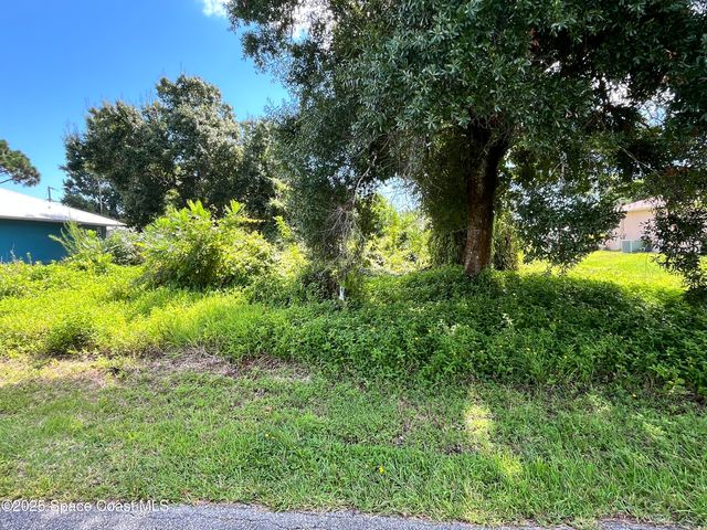 255 Roman Avenue NE, Palm Bay, FL 32907