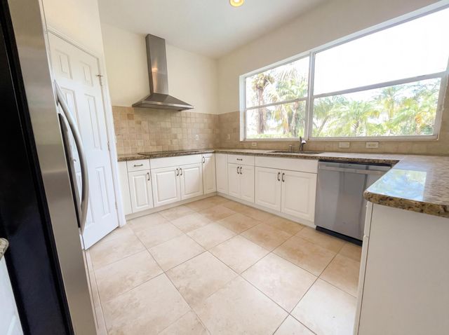 12431 SW 1st Street, Plantation, FL 33325