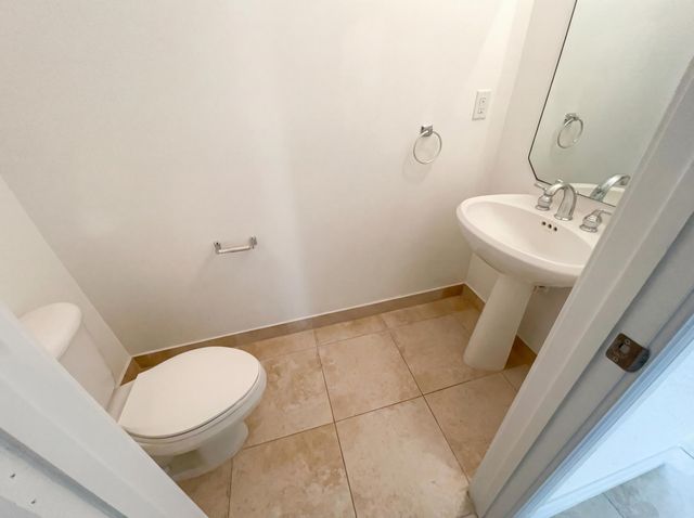 12431 SW 1st Street, Plantation, FL 33325