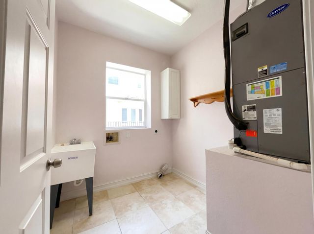 12431 SW 1st Street, Plantation, FL 33325