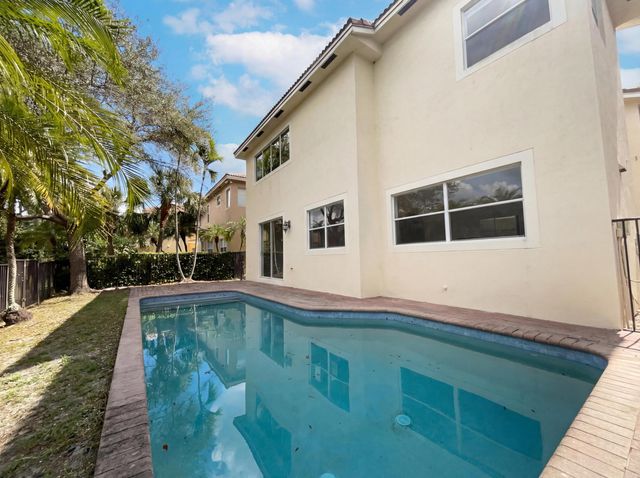 12431 SW 1st Street, Plantation, FL 33325