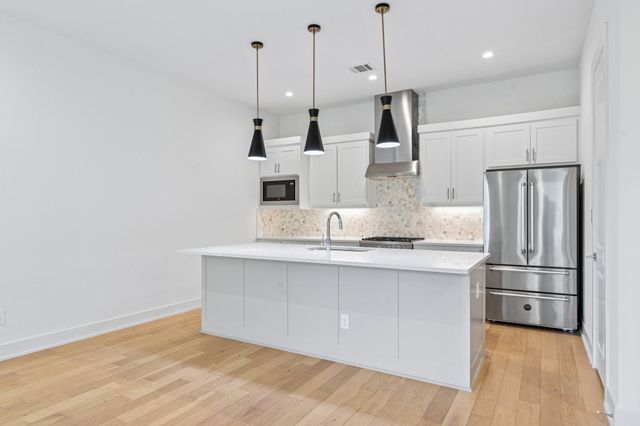 704 W Main Street, Arlington, TX 76013