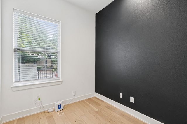 704 W Main Street, Arlington, TX 76013