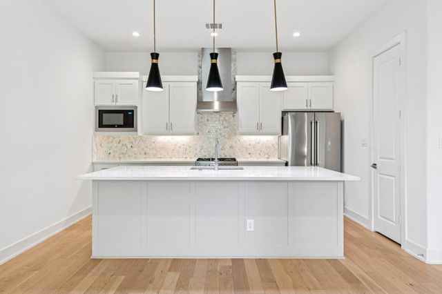 704 W Main Street, Arlington, TX 76013