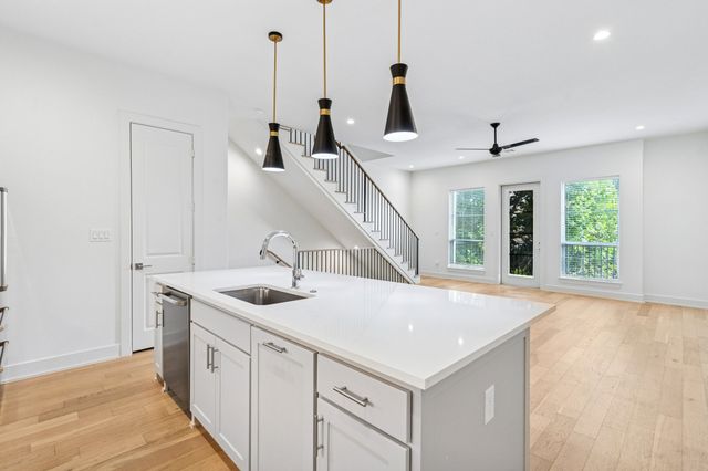704 W Main Street, Arlington, TX 76013
