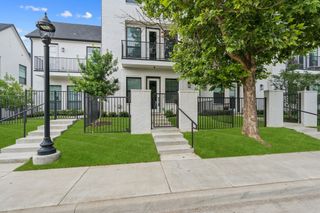 704 W Main Street, Arlington, TX 76013