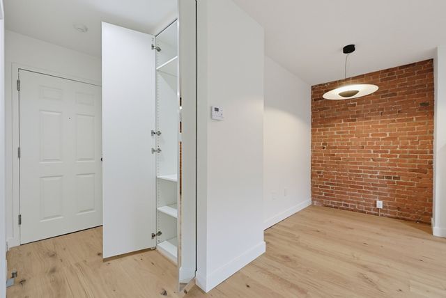 96 Gainsborough St 301W, Boston, MA 02115