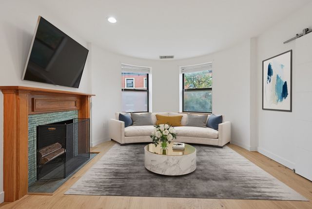 96 Gainsborough St 301W, Boston, MA 02115