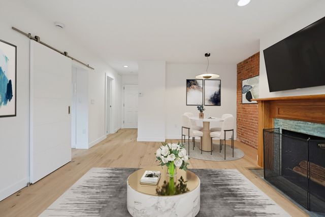 96 Gainsborough St 301W, Boston, MA 02115