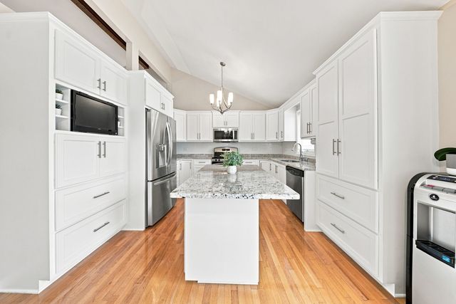 629 Poplar Avenue, Romeoville, IL 60446