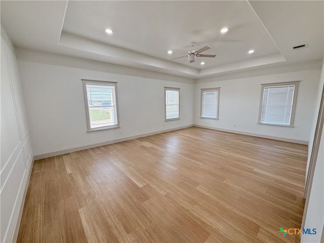 92 Landyns Path, Port Lavaca, TX 77979