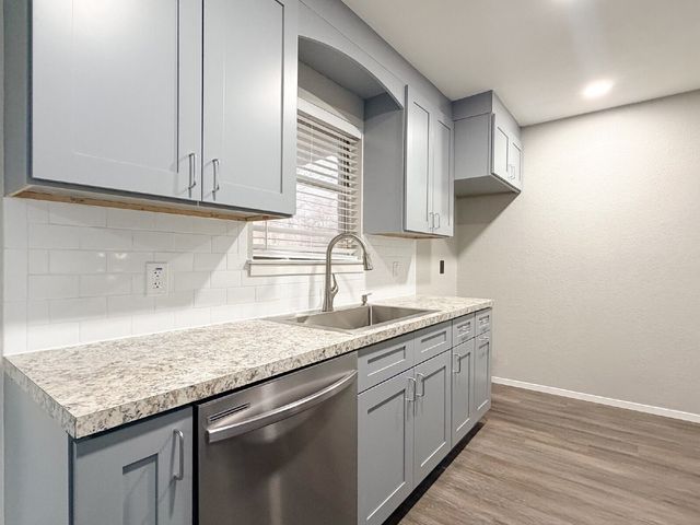 549 NW Hillery Street, Burleson, TX 76028