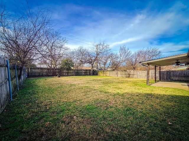 549 NW Hillery Street, Burleson, TX 76028