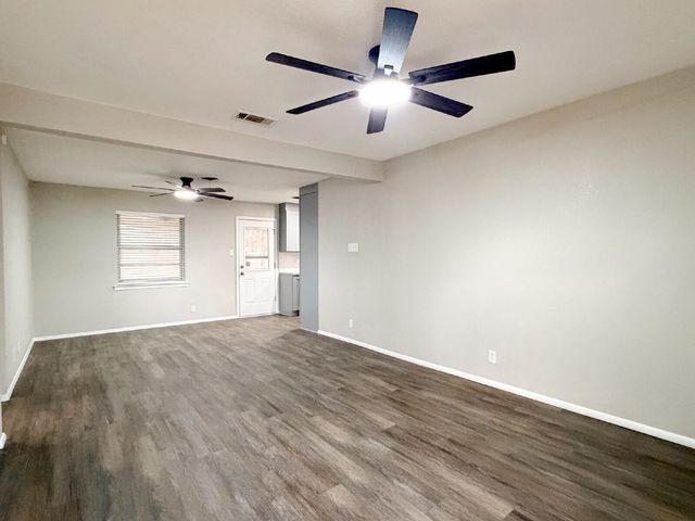 549 NW Hillery Street, Burleson, TX 76028