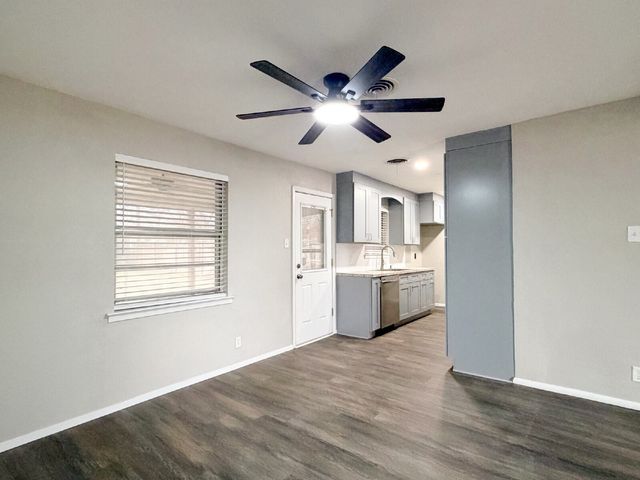 549 NW Hillery Street, Burleson, TX 76028