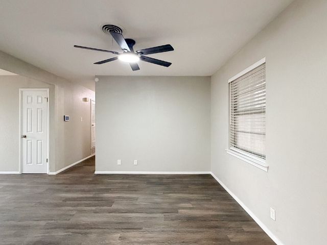 549 NW Hillery Street, Burleson, TX 76028