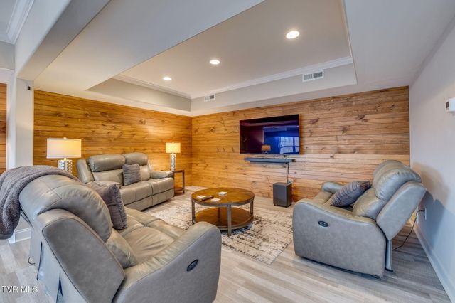 1195 Panoramic Vista, Johnson City, TN 37615