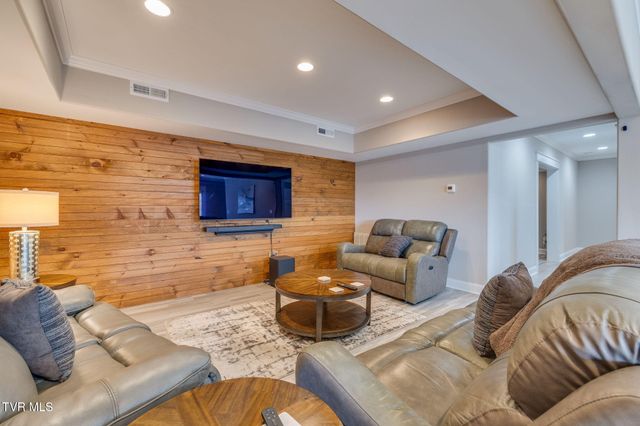 1195 Panoramic Vista, Johnson City, TN 37615