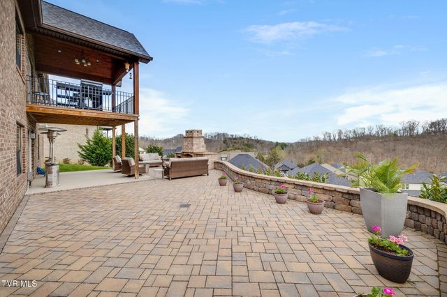 1195 Panoramic Vista, Johnson City, TN 37615