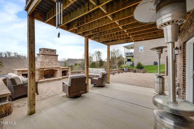 1195 Panoramic Vista, Johnson City, TN 37615