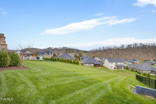 1195 Panoramic Vista, Johnson City, TN 37615