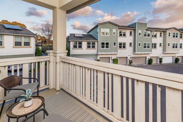 1115 Sea Glass Way, Oceanside, CA 92054