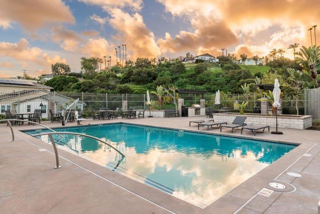 1115 Sea Glass Way, Oceanside, CA 92054