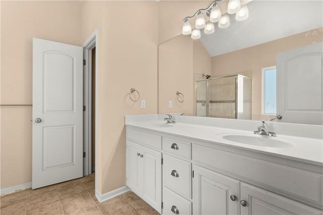 2014 N Concord Drive, Independence, MO 64058