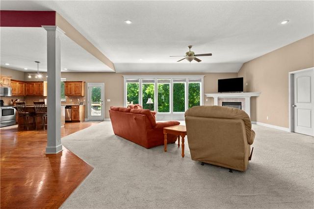 2014 N Concord Drive, Independence, MO 64058