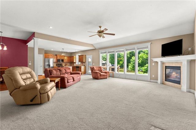 2014 N Concord Drive, Independence, MO 64058