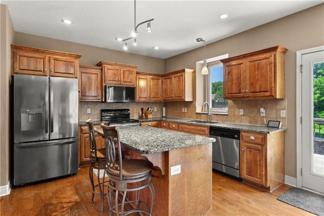 2014 N Concord Drive, Independence, MO 64058