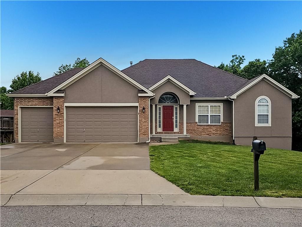 2014 N Concord Drive, Independence, MO 64058