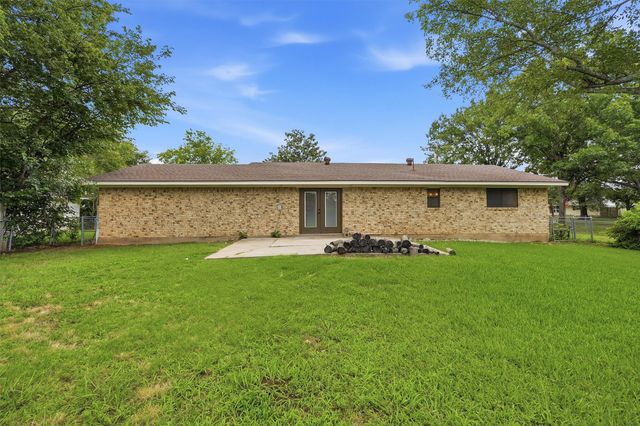 108 Loraine Street, Pottsboro, TX 75076