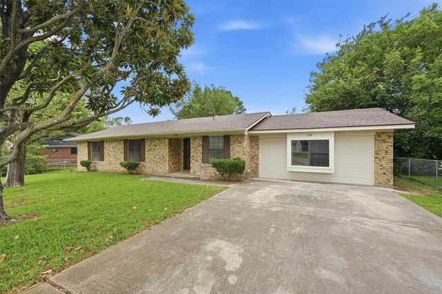 108 Loraine Street, Pottsboro, TX 75076