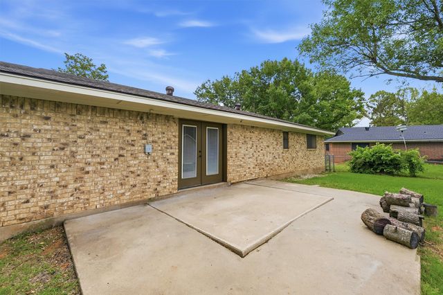 108 Loraine Street, Pottsboro, TX 75076
