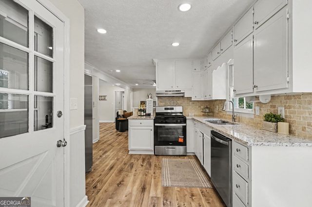 3802 Imperial Drive, Snellville, GA 30039
