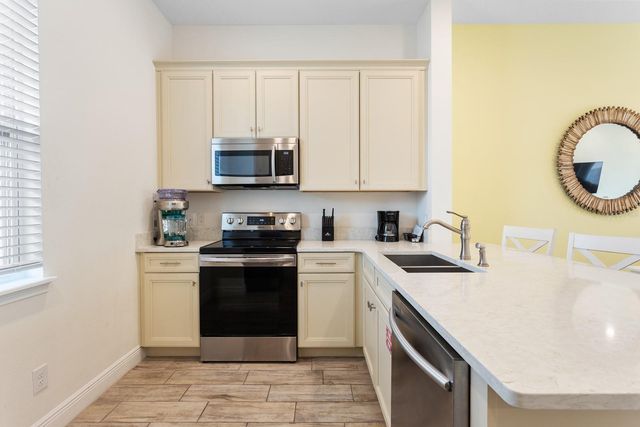 7996 LOST SHAKER LANE, Kissimmee, FL 34747