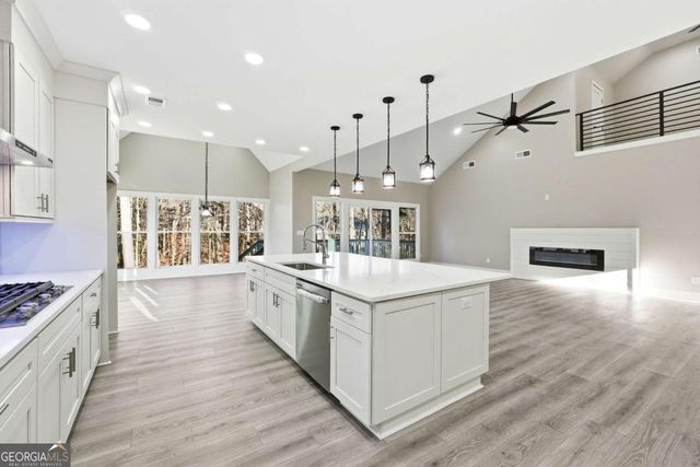 2152 Paces Vale Place, Lawrenceville, GA 30043