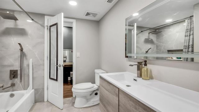 10244 NW 33rd Place, Sunrise, FL 33351