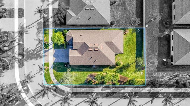 5218 Jasper Square, Vero Beach, FL 32967