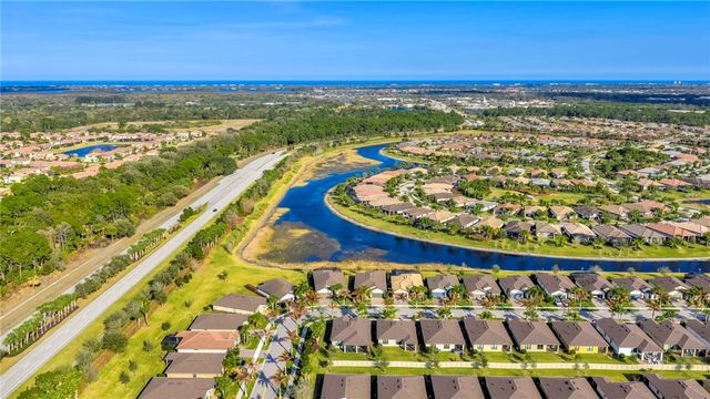 5218 Jasper Square, Vero Beach, FL 32967