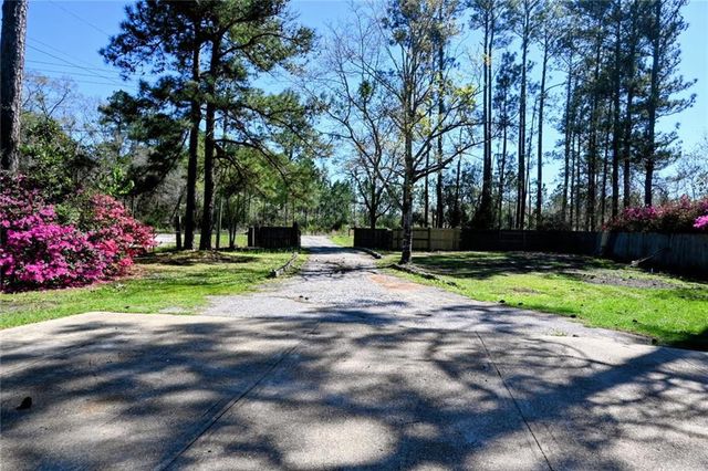 6054 Half Mile Road, Theodore, AL 36582