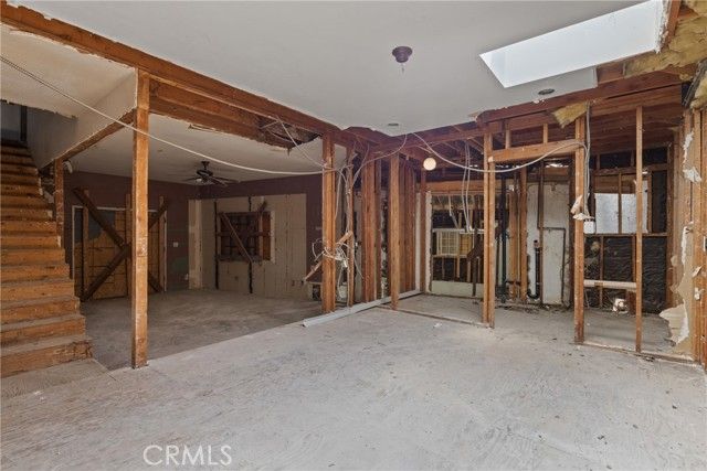 19448 Kittridge Street, Reseda (los Angeles), CA 91335