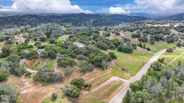 4860 Silk Tree Ln, Cool, CA 95614