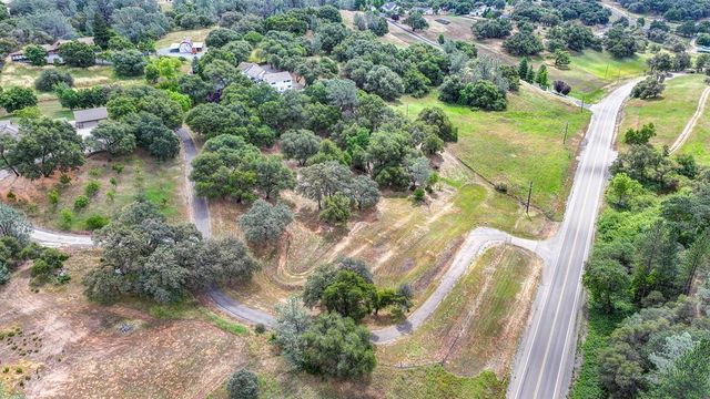 4860 Silk Tree Ln, Cool, CA 95614
