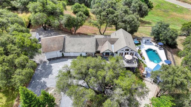 4860 Silk Tree Ln, Cool, CA 95614