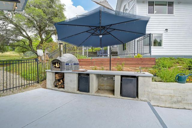 4860 Silk Tree Ln, Cool, CA 95614