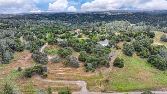 4860 Silk Tree Ln, Cool, CA 95614
