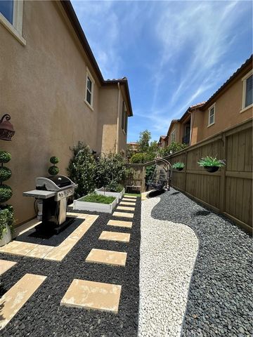 8559 Old Stonefield, San Diego, CA 92127